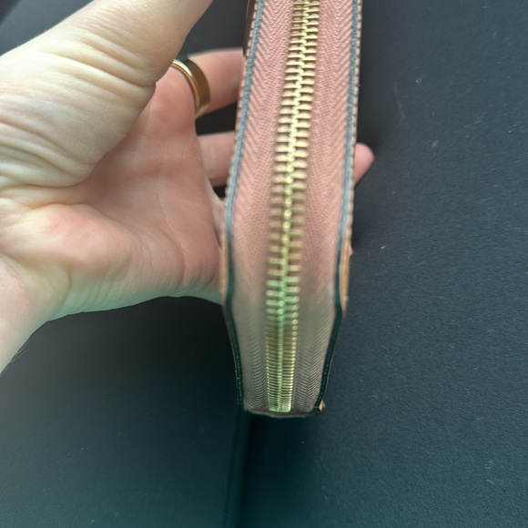 Louis Vuitton Vernis Zippy Wallet - Picture 11 of 13